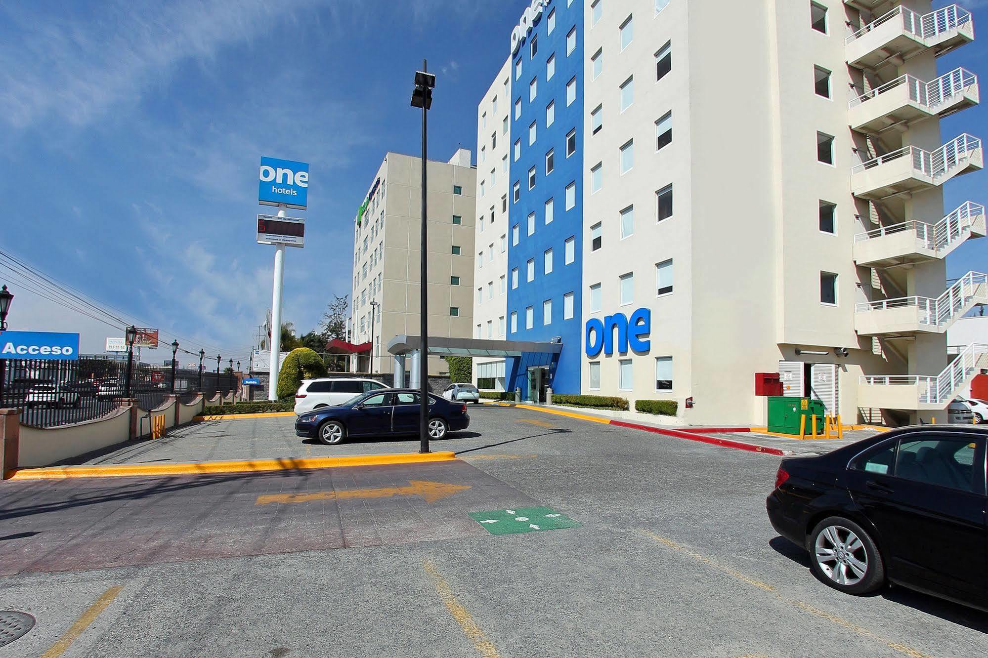 One Queretaro Plaza Galerias Otel Dış mekan fotoğraf
