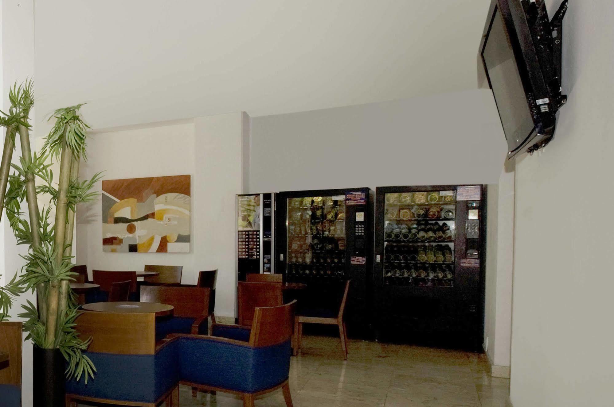 One Queretaro Plaza Galerias Otel Dış mekan fotoğraf